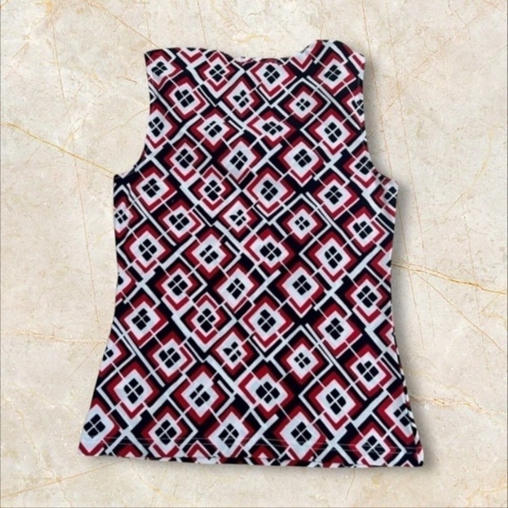 Chaps Black and Red Geometric Tank Top